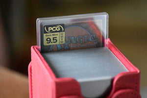 Niv-Mizzet Borderless PCG 9.5 Gem Mint in a Slim Player Slab inside a deckbox - back view